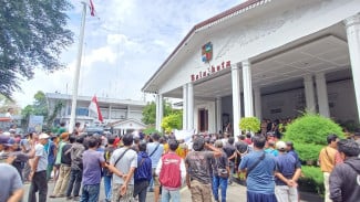Gelombang Protes Sopir Angkot Guncang Balai kota Bogor : Kami Hanya Ingin Hidup Layak
