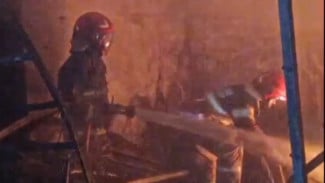 Diduga Korsleting Listrik, Toko Material di Jalan Soleh Iskandar Terbakar