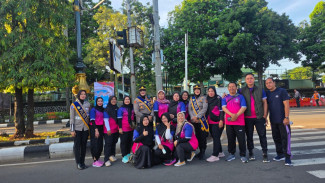 Patroli Mojang Lodaya Polwan Polres Bogor Sapa Warga Saat Uji Coba Car Free Day di Jalan Tegar Beriman