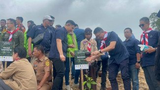 PTPN 1 Regional 2 Tanam Ribuan Pohon di Hari Sumpah Pemuda, Fokus Pulihkan Lingkungan di Puncak