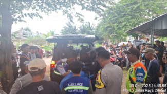 Hendak Menyebrang Rel, Perempuan Paruh Baya Tewas Tertemper Kereta di Tanah Sareal