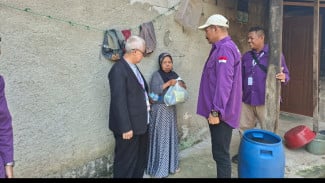 Mahasiswa IAIB Angkatan Pertama Gelar Bakti Sosial untuk Lansia di Desa Kalongliud