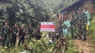 Tim Gabungan dari Kementerian Kehutanan dan TNI Melakukan Operasi Terkait Praktik Penambangan Emas Tanpa Izin