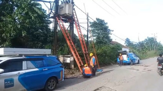 Kabel PLN Dicuri, Listrik Satu Kampung di Rumpin Bogor Padam