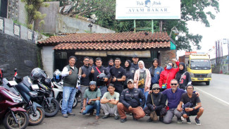 Riding for Humanity, Kolaborasi Wartawan dan Relawan Salurkan Bantuan ke Cisolok