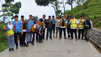 Monitoring Rekonstruksi Jalan Cigudeg–Kiarasari–Cisangku Capai 35 Persen, PUPR Pastikan Kualitas Pekerjaan Terjaga