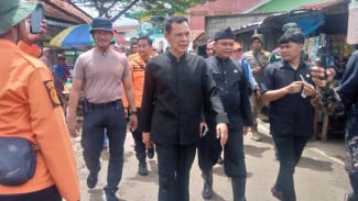 Jaro Ade Gerak Cepat! Wabup Bogor Tinjau Rumah Warga yang Porak-Poranda Dihantam Angin Kencang