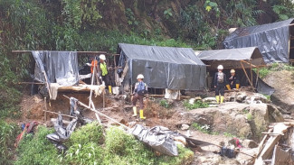 Hari Ketiga Patroli Gabungan, PT Antam dan Muspika Nanggung Kembali Musnahkan Gubuk dan Lubang PETI
