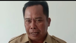 Warga Sukamakmur Serbu Kantor Kecamatan untuk Ambil BLTS Kesra dari Kementerian Sosial