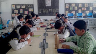 Guru, Jiwa Pendidikan, dan Pertaruhan Masa Depan Bangsa