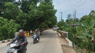 Jembatan Cilalay Singabraja Sudah 15 Tahun Gelap, Warga Takut Melintas Saat Malam