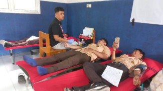 Tingkatkan Rasa Kemanusiaan dan Jaga Kesehatan, Ratusan Siswa SMK Bistek Gunungsindur Lakukan Donor Darah