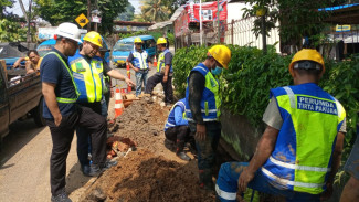Optimalisasi Layanan Air, Perumda Tirta Pakuan Pasang Pipa Besar di Bogor Barat dan Tanah Sareal