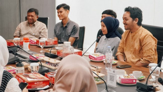 Drama Tumbler Biru di KRL Berakhir Damai, PT KAI Lakukan Mediasi dan Klarifikasi