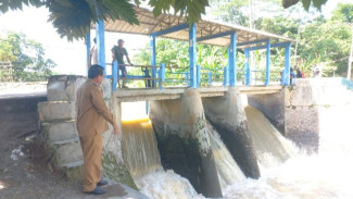 Sungai Puluhan Tahun Tak Dikeruk dan Pintu Air Rusak, Biang Kerok Banjir di Cibunar
