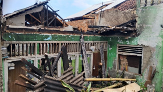 Diduga Korsleting Listrik, Lima Rumah Terbakar di Kampung Hambaro! Dua Rumah Janda Hangus Tanpa Sisa