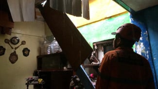 HP Terbakar Saat Dicharge, Satu Lantai Rumah Hangus Dilalap Api