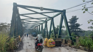 Perbaikan Berkala Jembatan Leuwiranji, Keselamatan Kerja Pegawai Dipertanyakan