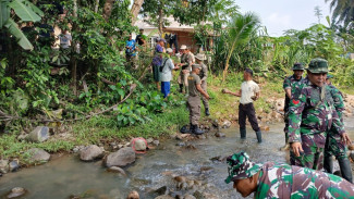 Dari Bogor ke Karawang, Warga Bersatu Membangun Jembatan yang Terputus