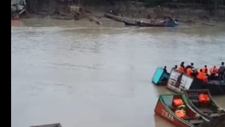 Pasca-Banjir Sumatera 2025: Ujian Rute Banda Aceh – Medan, Perjuangan Lintas Boat Mempercepat Pemulihan Konektivitas