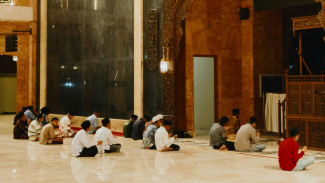 Meluruskan Niat Berharap: Ketika Bantuan Manusia Hanyalah Jembatan Kuasa Allah