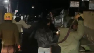 Video Diduga Aksi Gangster Bersenjata Tajam Resahkan Warga Leuwisadeng