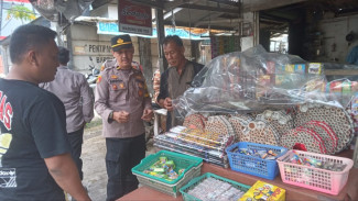 Cegah Bahaya di Malam Tahun Baru, Polsek Parungpanjang Sita Ratusan Petasan dari Pasar hingga Stasiun