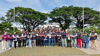 Awal 2026, PWI Kota Bogor Bersinergi Bersih-Bersih Alun-Alun Demi Adipura