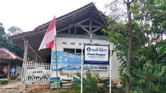 Miris, PAUD di Kabupaten Bogor Bertahan di Gubuk Reyot Demi Masa Depan Anak Bangsa