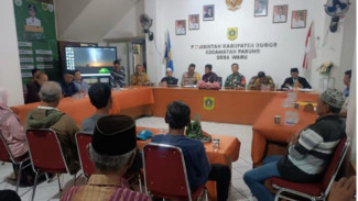 Makam di Tengah Kampung, Warga Parung Pertanyakan Legalitas