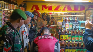 Belum Sepekan Menjabat, Kapolsek Megamendung Pimpin Patroli Malam Gabungan, Tertibkan Peredaran Miras