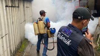 Cegah Chikungunya, Warga Cibuluh Bogor Utara Gelar Fogging Mandiri Bersama PWI dan Gentama Media