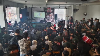 Kapolsek Leuwiliang Apresiasi Antusiasme dan Kondusivitas Nobar The Jak Mania Orange Bogor Barat