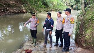Diduga Tercemar, Polsek Tenjo Cek Langsung Kondisi Kali Cimatuk