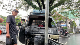 Diduga Microsleep Saat Berkendara, Pick Up Pengangkut Rongsok Kecelakaan di Jalan Pemuda Bogor