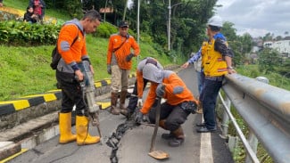 Ada Retakan di Badan Jalan, Pemkot Bogor Tutup Lagi Akses Jalan Saleh Danasasmita Batutulis