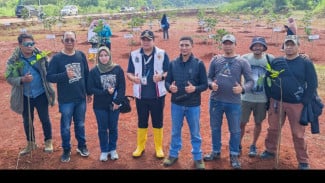 Pers Motor Club Hijaukan Jalur Bojonggede Kemang, Targetkan Tanam 25 Ribu Pohon