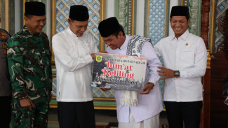 Jumling ke Cileuksa,  Jaro Ade Tekankan Gotong Royong dan Jaga Lingkungan
