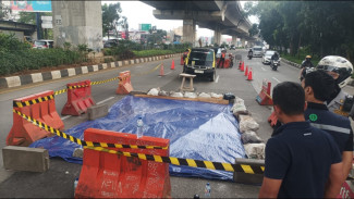 Lubang Besar Menganga di Jalan Sholeh Iskandar, Pengendara Bogor Diminta Waspada