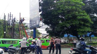 Kabel PLN Menjuntai di Sukasari, Aliran Listrik Bogor Timur Sempat Padam Total