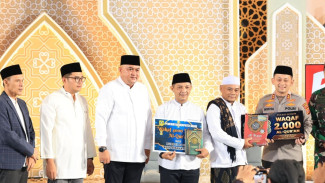 Personel Polres Bogor Wakafkan 2.000 Al-Qur’an di Bulan Ramadan, Diserahkan Saat Tabligh Akbar di Cibinong