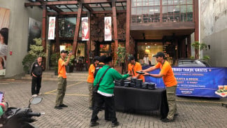 EIGER Radio Dalam Tebar Kebaikan Ramadan, Bagikan Takjil Gratis dan Hadirkan Promo Spesial untuk Pelanggan