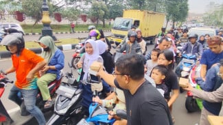 JJB dan KNPI Kabupaten Bogor bagikan 1.000 paket takjil di Pakansari