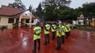 Kapolsek Megamendung Pimpin Apel Pengamanan Malam Takbir 2026, Jalur Puncak Dipastikan Aman dan Lancar