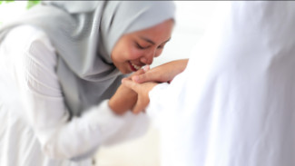 Dari Tradisi Menjadi Ibadah: Mengapa Halal bi Halal Hanya Ada di Indonesia dan Apa Keutamaannya?