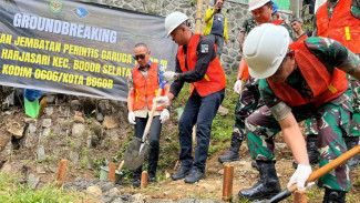 Realisasi Program Presiden Prabowo, Akses Warga Harjasari Diperkuat Jembatan Baru