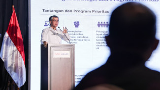 Pemanfaatan AI di Indonesia Masih Rendah, Yassierli : Pekerja Harus Siap Hadapi Perkembangan Teknologi