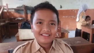 Potret SDN Mulyasari Gunungsindur: Kusen Keropos, Atap Bocor, Siswa Tetap Semangat Belajar