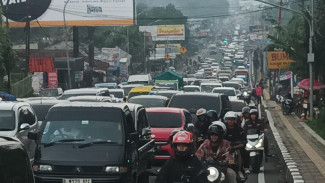Puncak Bogor Macet Parah Saat Libur Panjang, One Way Arah Atas Diberlakukan
