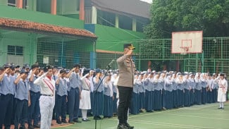 Hardiknas 2026 di Parung: Polisi Jadi Pembina Upacara, Edukasi Pelajar Jauhi Narkoba dan Tawuran